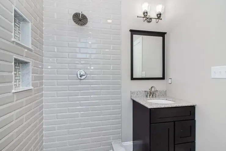 Maximizing Space: Tips for Small Bathroom Design